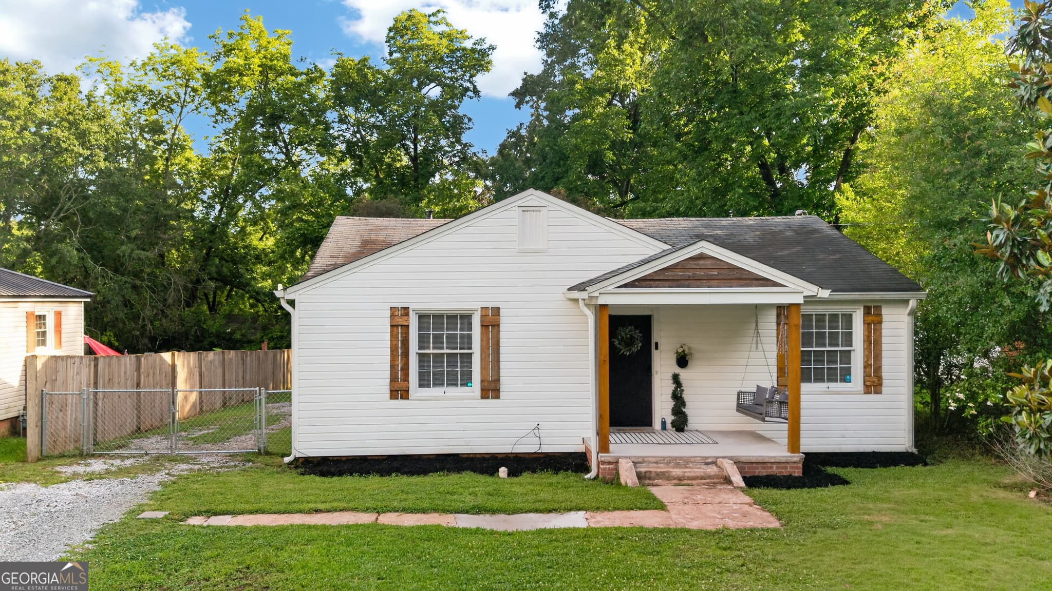 3 bedroom, 2 bathroom, 1,567 sq ft single family residence for sale at 103 Meeks Terrace, Thomaston, GA 30286 — photo 1 of 49