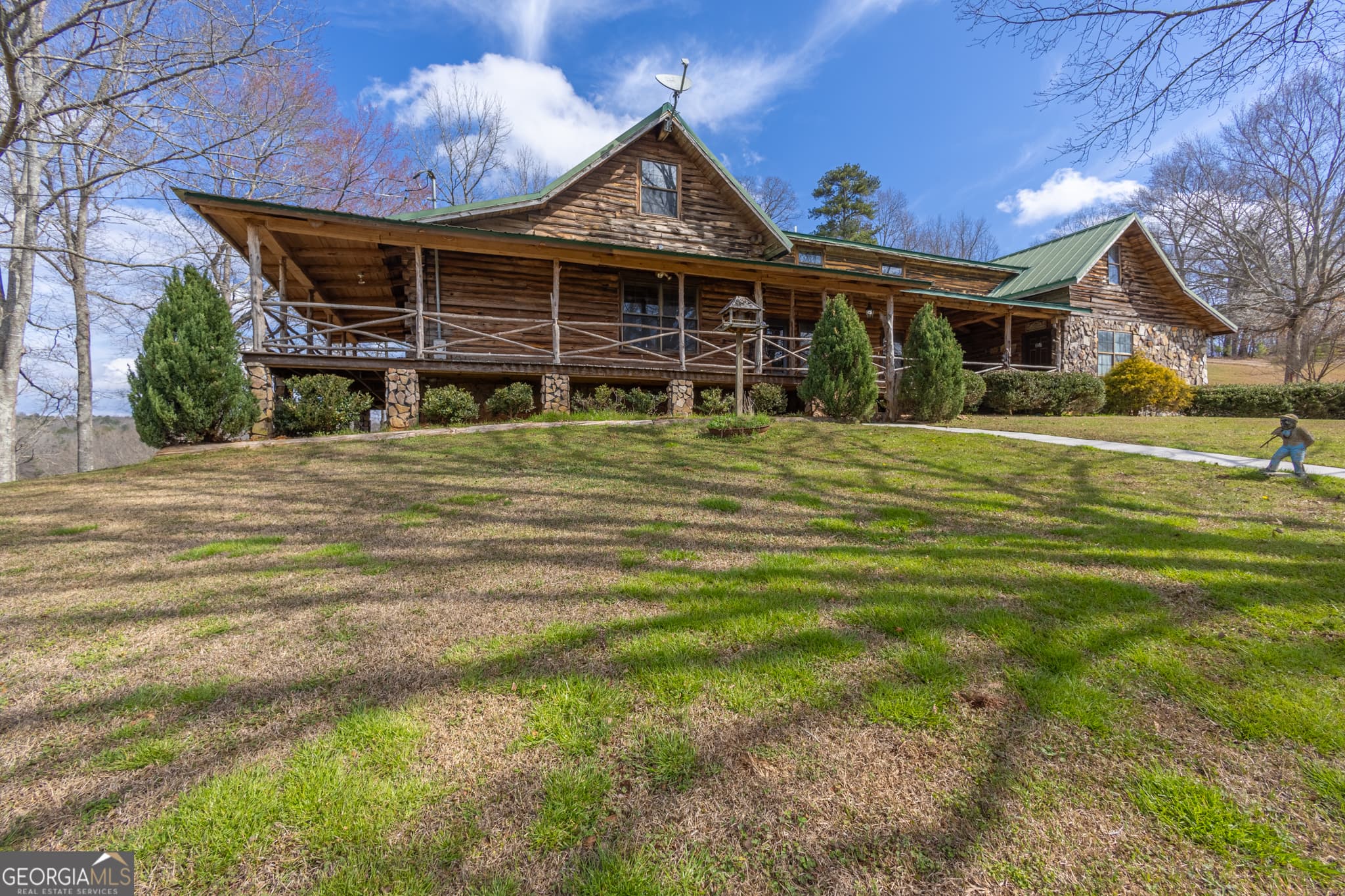 3 bedroom, 2.5 bathroom, 1,968 sq ft cabin,farm for sale at 3721 Mason Creek Road, Winston, GA 30187 — photo 1 of 49