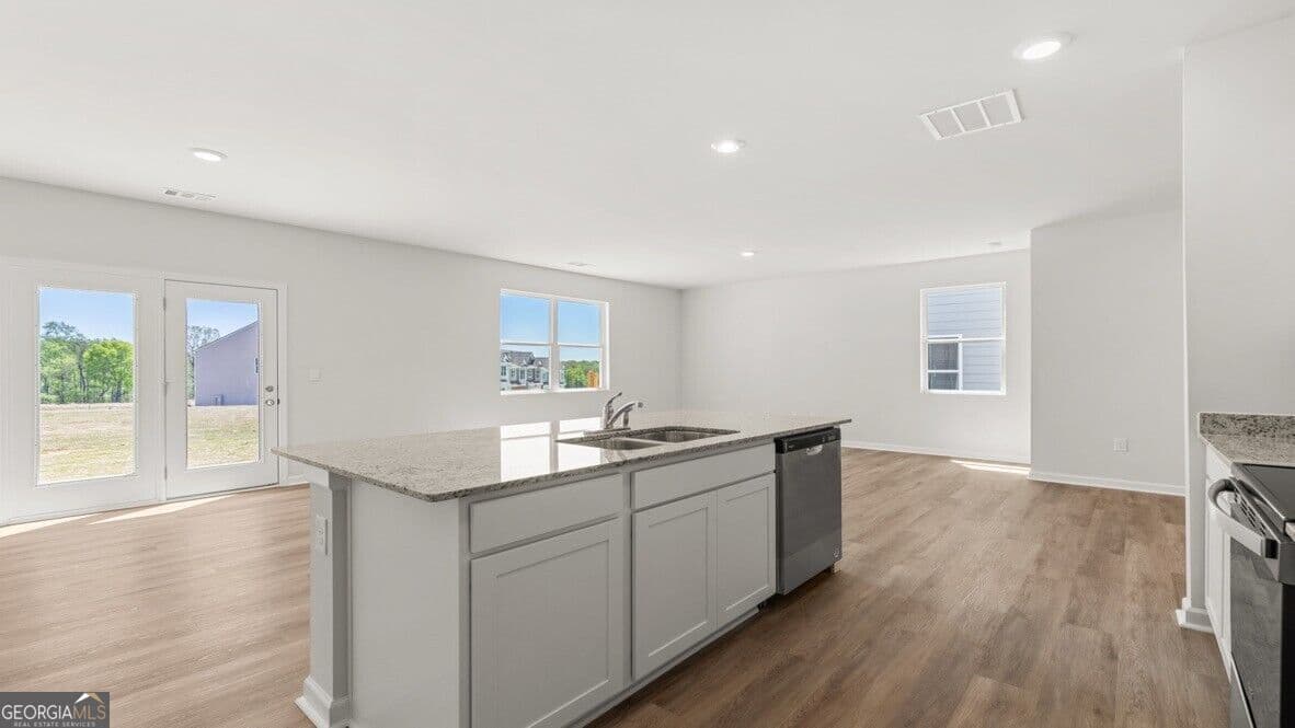 4 bedroom, 2.5 bathroom, 1,927 sq ft single family residence for sale at 409 Creekview Way, Dallas, GA 30132 — photo 7