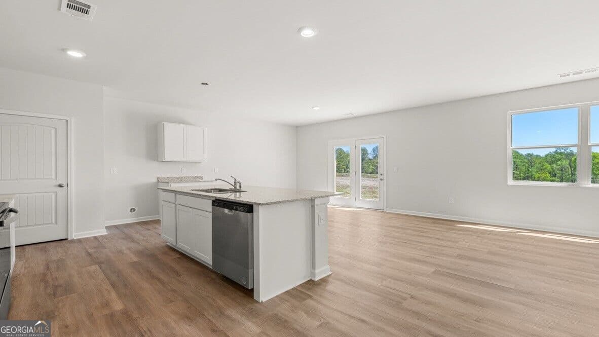 4 bedroom, 2.5 bathroom, 1,927 sq ft single family residence for sale at 409 Creekview Way, Dallas, GA 30132 — photo 3