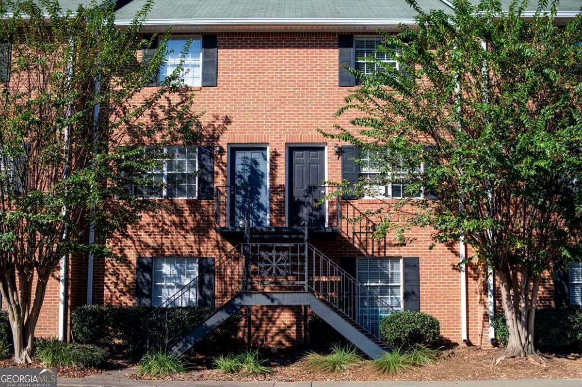 4 bedroom, 2 bathroom, 1,536 sq ft condominium for sale at 2165 Milledge Avenue E6, Athens, GA 30605 — photo 4