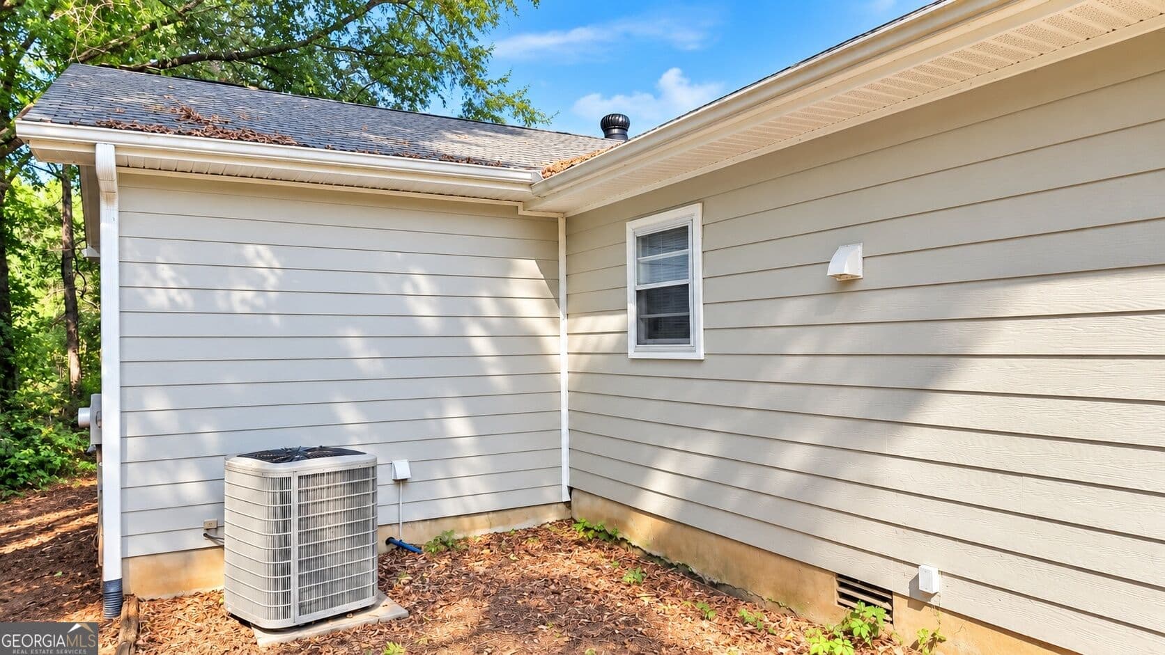 3 bedroom, 1.5 bathroom, 1,556 sq ft single family residence for sale at 3880 Highway 29, Colbert, GA 30628 — photo 3