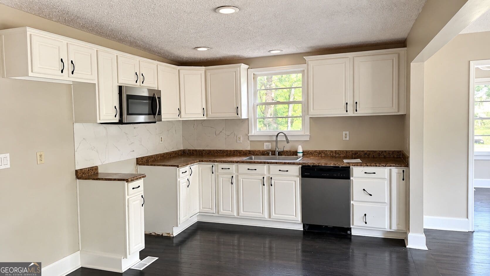 3 bedroom, 1.5 bathroom, 1,556 sq ft single family residence for sale at 3880 Highway 29, Colbert, GA 30628 — photo 10