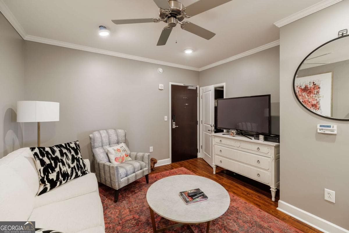 2 bedroom, 2 bathroom, 768 sq ft condominium for sale at 250 Broad Street 706, Athens, GA 30601 — photo 6