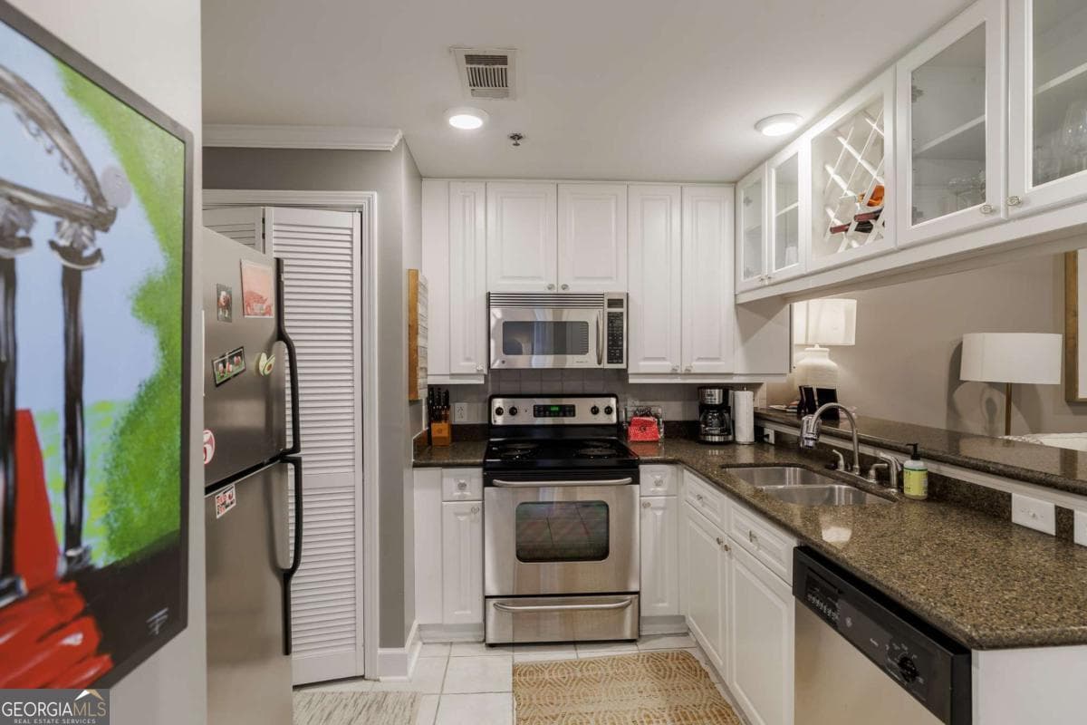 2 bedroom, 2 bathroom, 768 sq ft condominium for sale at 250 Broad Street 706, Athens, GA 30601 — photo 10