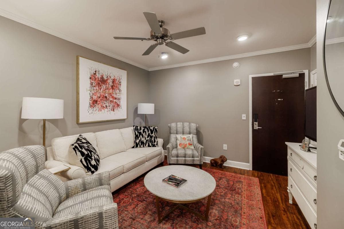 2 bedroom, 2 bathroom, 768 sq ft condominium for sale at 250 Broad Street 706, Athens, GA 30601 — photo 4