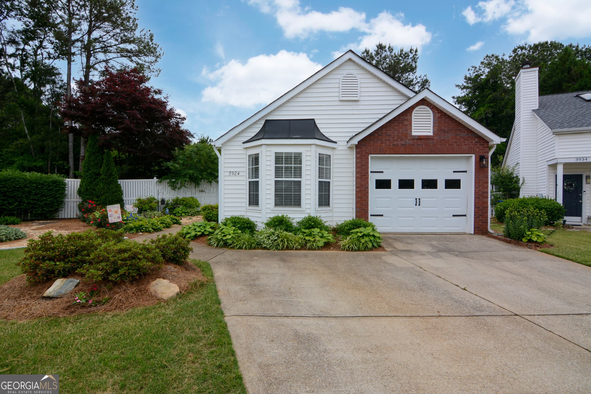 2 bedroom, 2 bathroom, 808 sq ft single family residence sold at 3924 White Owl Court, Duluth, GA 30097