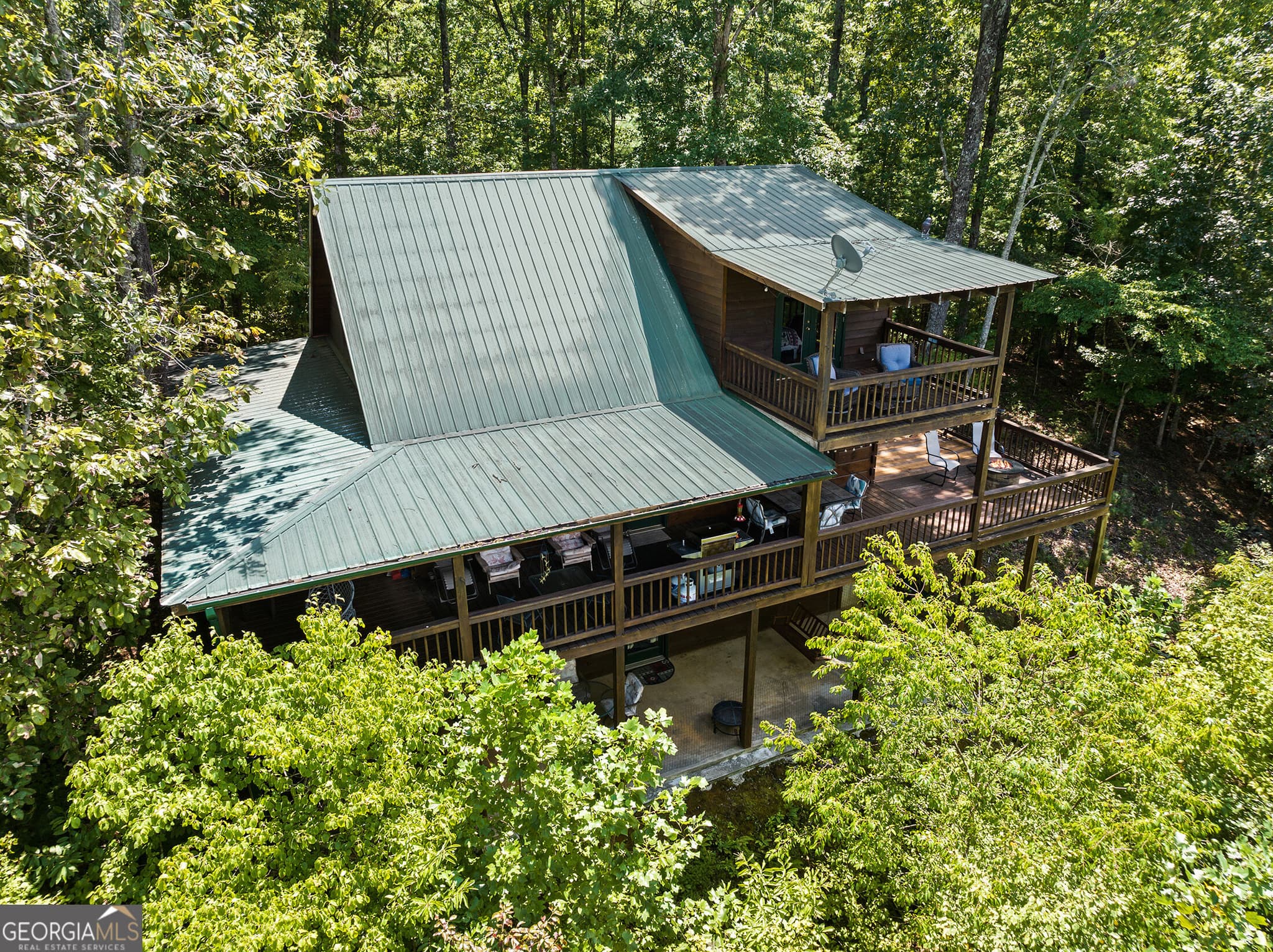 3 bedroom, 3 bathroom, 2,076 sq ft cabin,single family residence for sale at 220 Lakota Lane, Mineral Bluff, GA 30559 — photo 6
