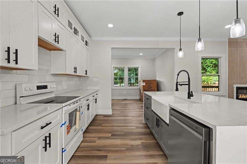 6 bedroom, 4 bathroom, 3,300 sq ft single family residence for sale at 1400 Bouldercrest Road, Atlanta, GA 30316 — photo 7