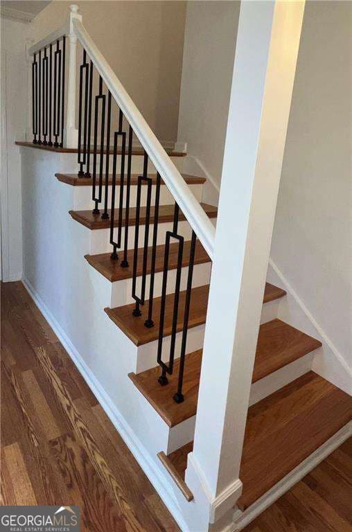 4 bedroom, 2.5 bathroom, 2,255 sq ft single family residence for sale at 620 Oakstone Way, Roswell, GA 30075 — photo 7