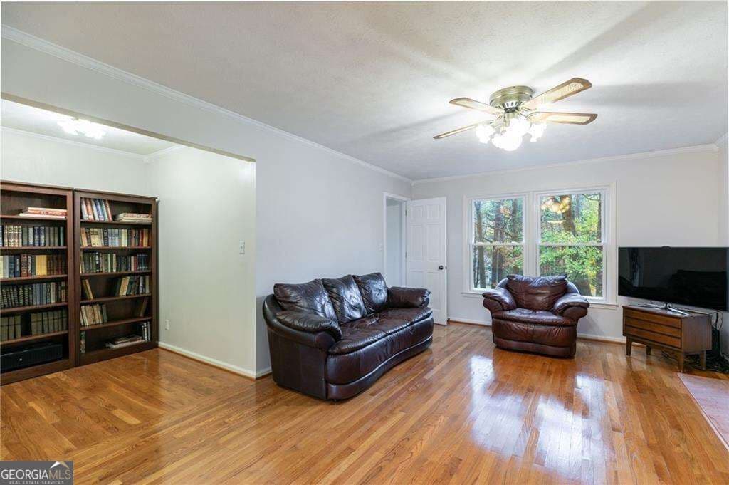 4 bedroom, 2.5 bathroom, 2,255 sq ft single family residence for sale at 620 Oakstone Way, Roswell, GA 30075 — photo 3