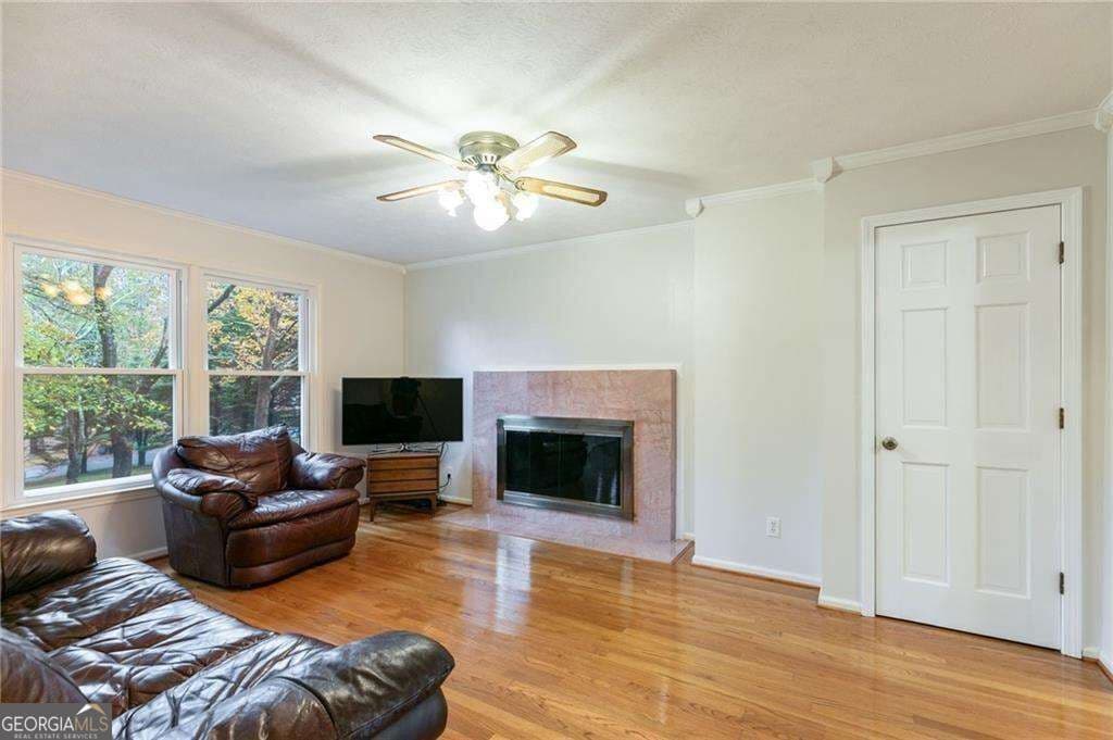 4 bedroom, 2.5 bathroom, 2,255 sq ft single family residence for sale at 620 Oakstone Way, Roswell, GA 30075 — photo 5