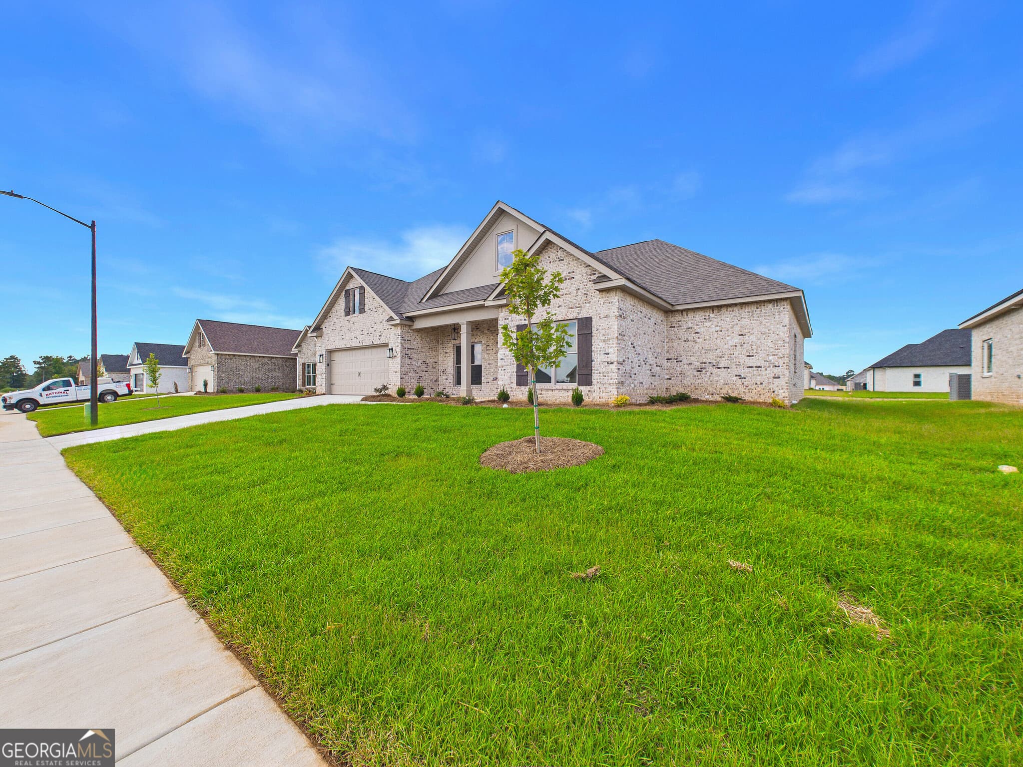 4 bedroom, 3 bathroom, 2,204 sq ft single family residence for sale at 142 Blue Mist Lane, Kathleen, GA 31047 — photo 4