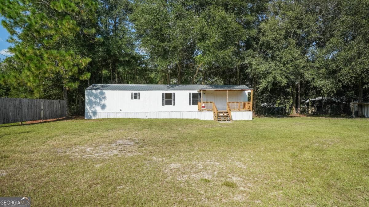 2 bedroom, 1 bathroom, 840 sq ft manufactured home,single family residence for sale at 50 Sangster Road, Jesup, GA 31545 — photo 7
