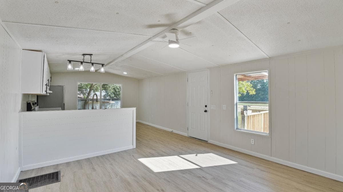 2 bedroom, 1 bathroom, 840 sq ft manufactured home,single family residence for sale at 50 Sangster Road, Jesup, GA 31545 — photo 4
