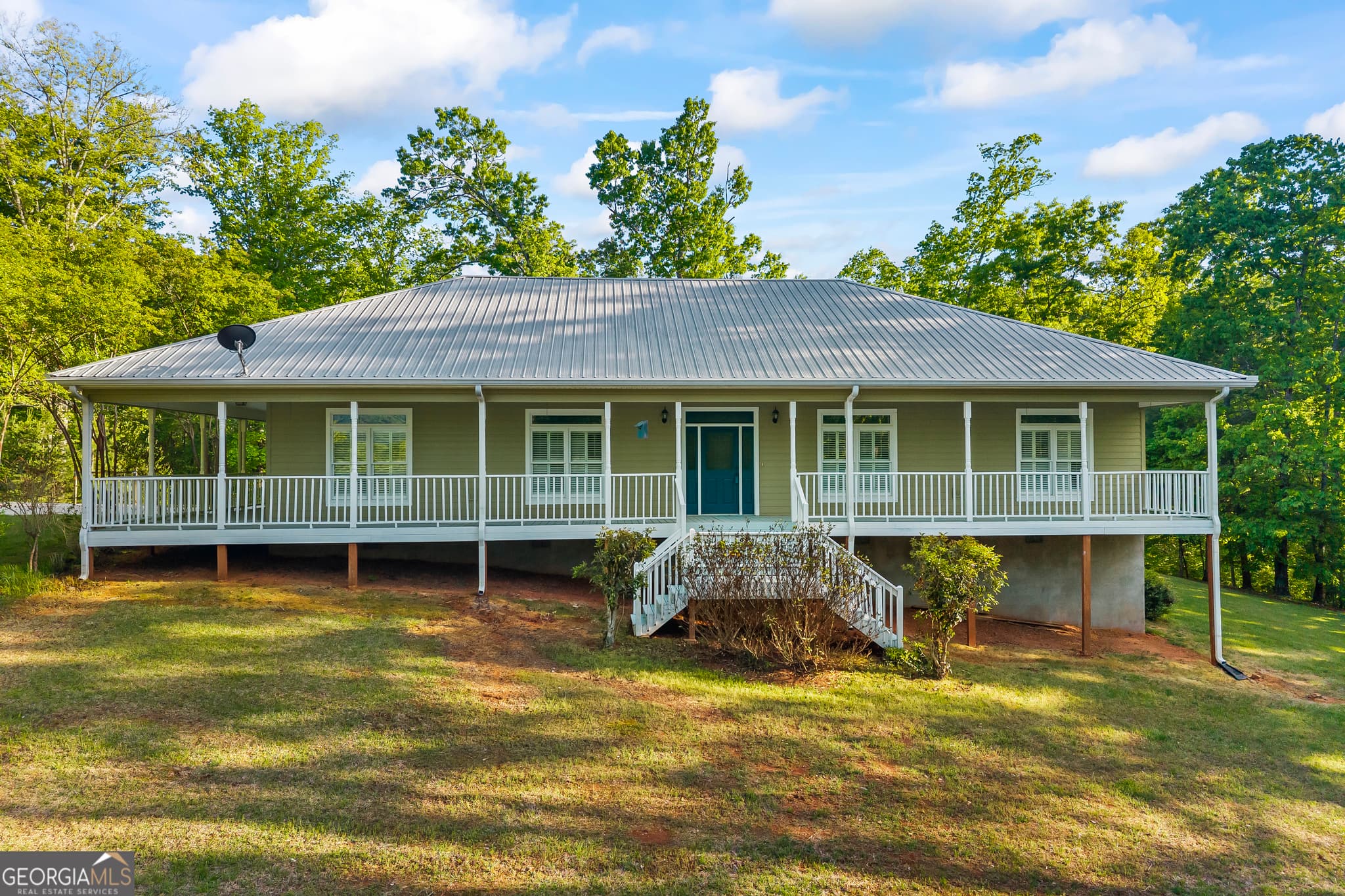 3 bedroom, 2 bathroom, 2,680 sq ft single family residence for sale at 920 Yeoman Lake Road, Clarkesville, GA 30523 — photo 4