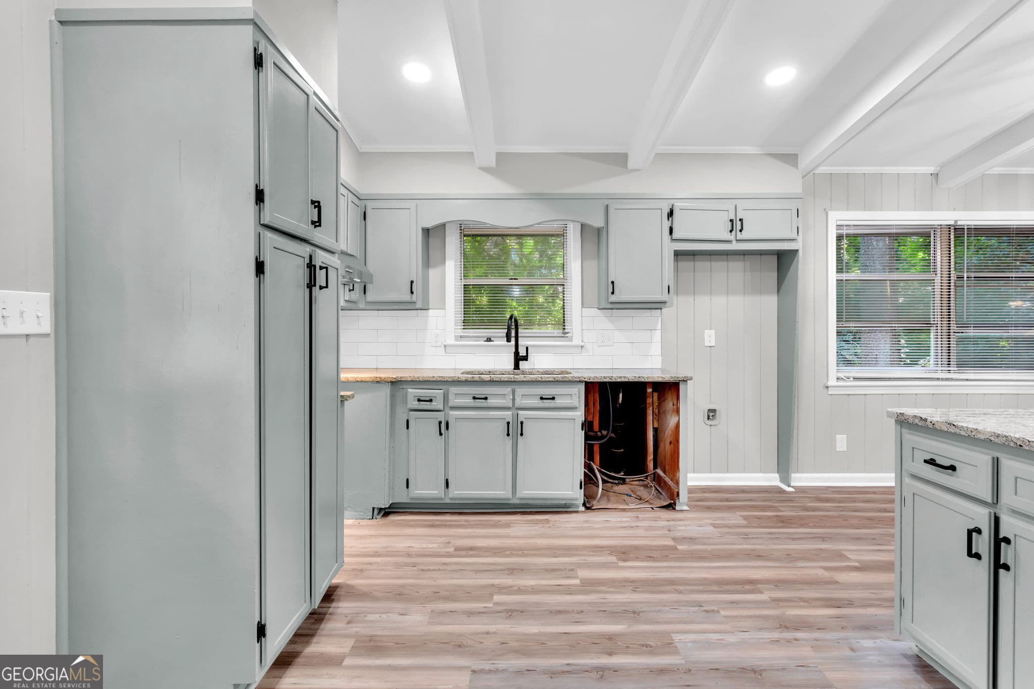 3 bedroom, 2 bathroom, 1,276 sq ft single family residence for sale at 4139 Janice Drive, College Park, GA 30337 — photo 4