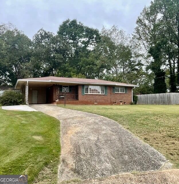 2 bedroom, 1 bathroom, 1,052 sq ft single family residence for sale at 365 North Avenue, Hapeville, GA 30354