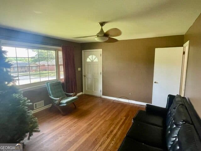 2 bedroom, 1 bathroom, 1,052 sq ft single family residence for sale at 365 North Avenue, Hapeville, GA 30354 — photo 9