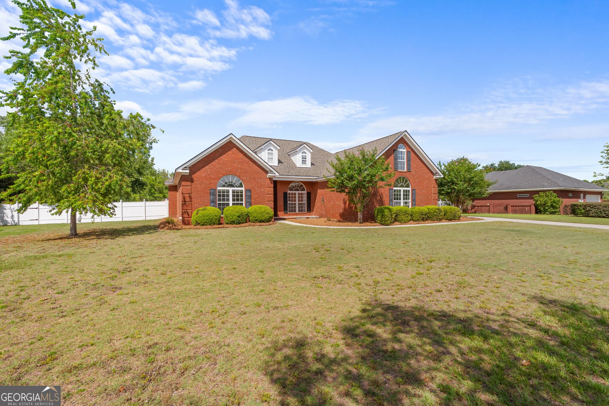 5 bedroom, 3.5 bathroom, 2,539 sq ft single family residence for rent at 304 Flat Bush Drive, Guyton, GA 31312 for $3,000 a month — photo 3