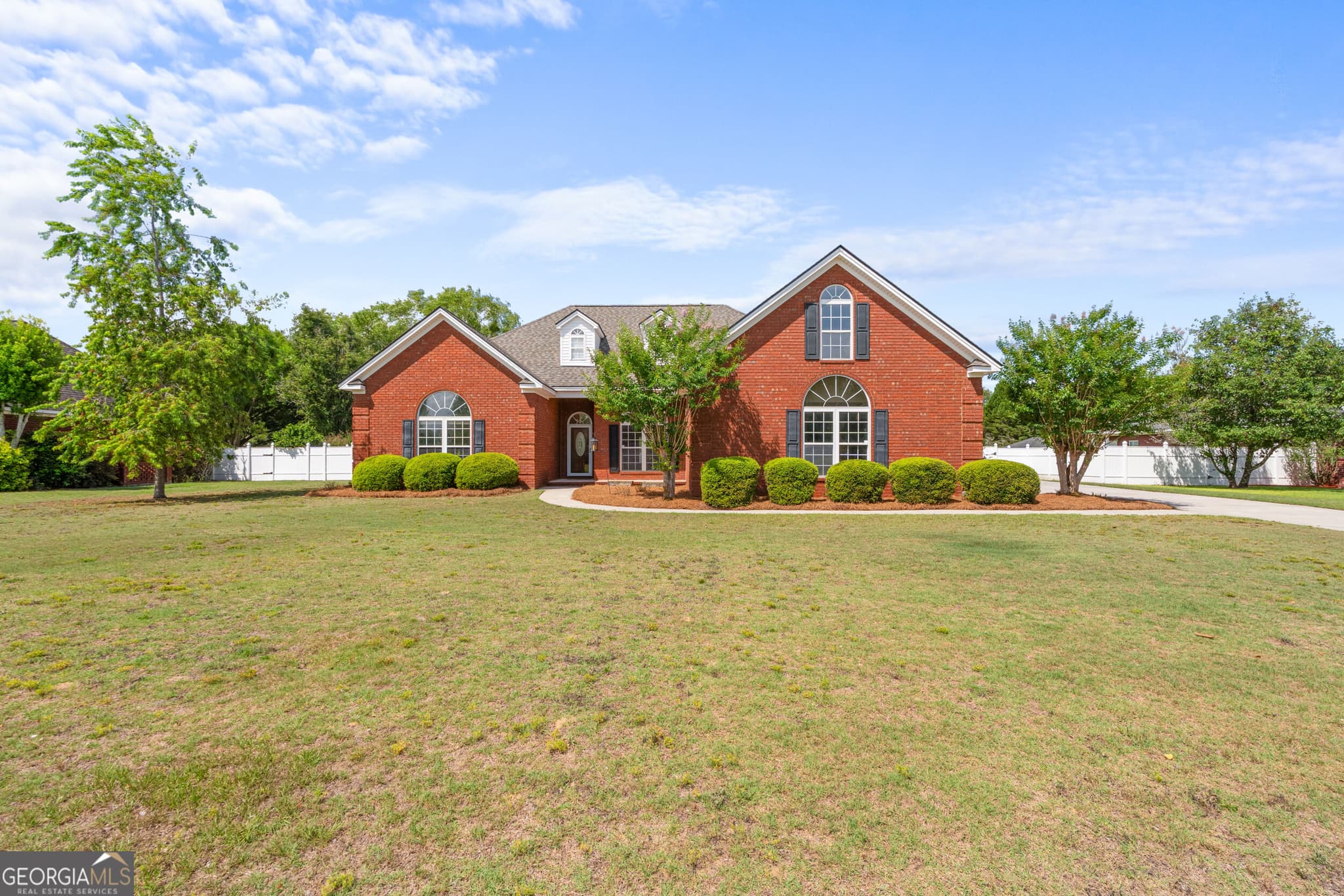 5 bedroom, 3.5 bathroom, 2,539 sq ft single family residence for rent at 304 Flat Bush Drive, Guyton, GA 31312 for $3,000 a month — photo 1 of 31