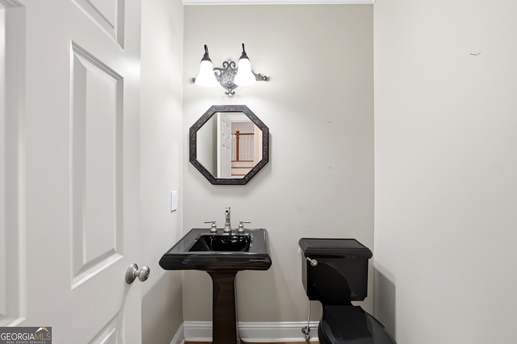 4 bedroom, 2.5 bathroom, 2,820 sq ft single family residence for sale at 214 Oakleaf Drive, Macon, GA 31210 — photo 6