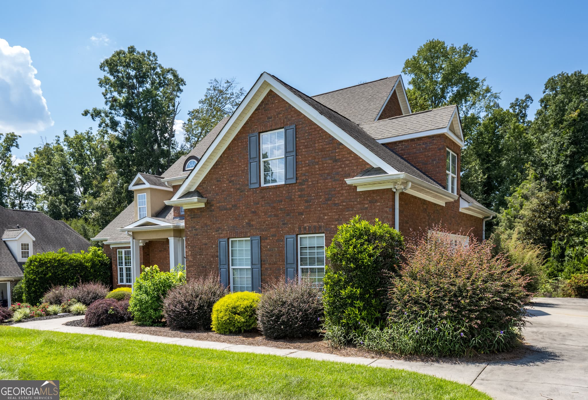 4 bedroom, 2.5 bathroom, 2,820 sq ft single family residence for sale at 214 Oakleaf Drive, Macon, GA 31210 — photo 3