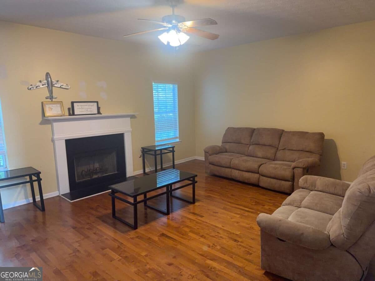 6 bedroom, 3.5 bathroom, 3,700 sq ft single family residence for rent at 1580 Callaway Loop, Conyers, GA 30012 for $1,150 a month — photo 3