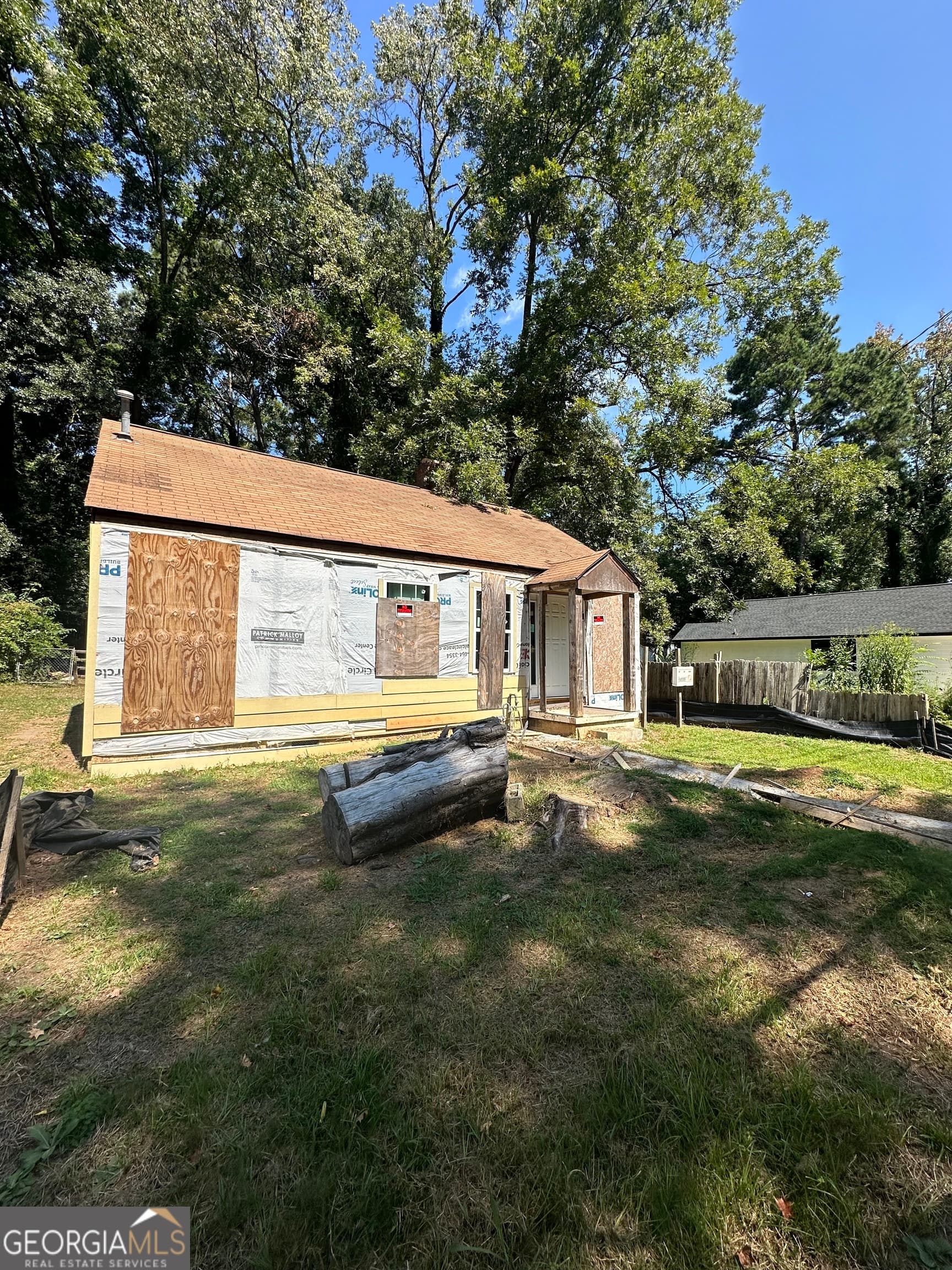 3 bedroom, 2 bathroom, 968 sq ft single family residence for sale at 1285 Campbellton Road, Atlanta, GA 30310 — photo 2