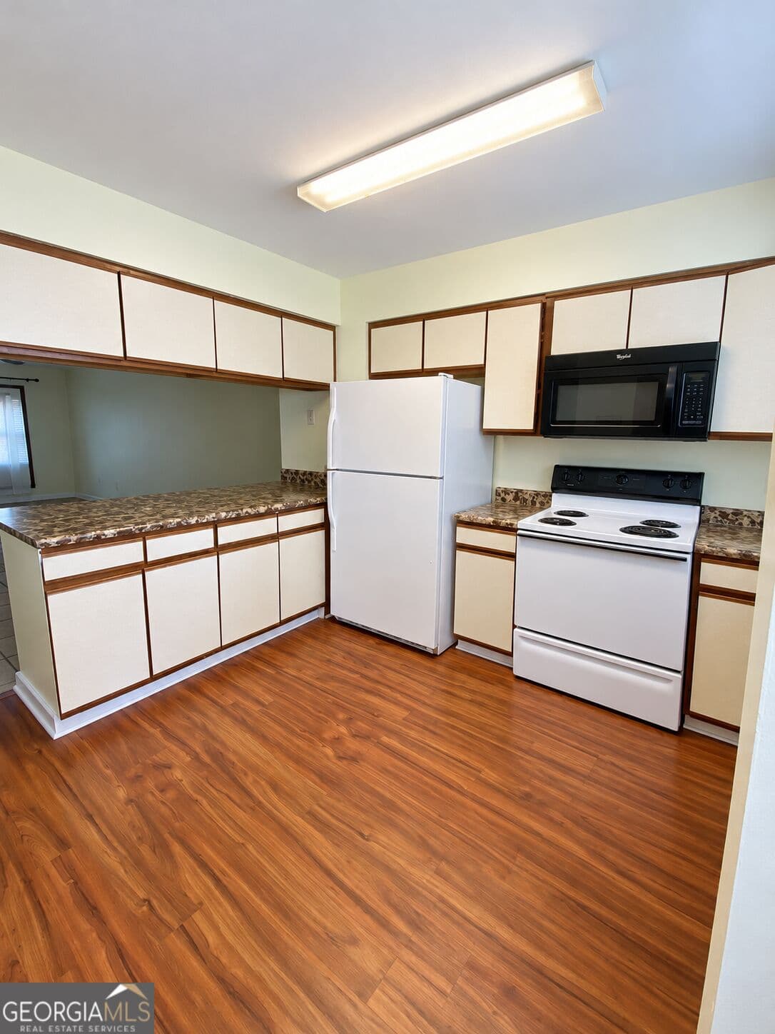 2 bedroom, 1.5 bathroom, 1,176 sq ft townhouse for rent at 132 Inlet Reach Circle, St. Marys, GA 31558 for $1,500 a month — photo 2