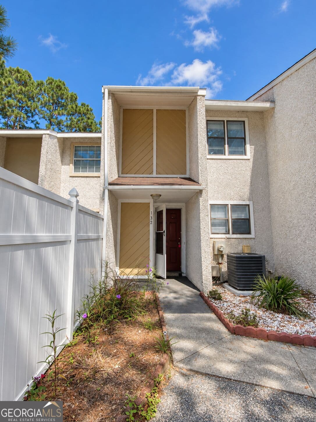 2 bedroom, 1.5 bathroom, 1,176 sq ft townhouse for rent at 132 Inlet Reach Circle, St. Marys, GA 31558 for $1,500 a month