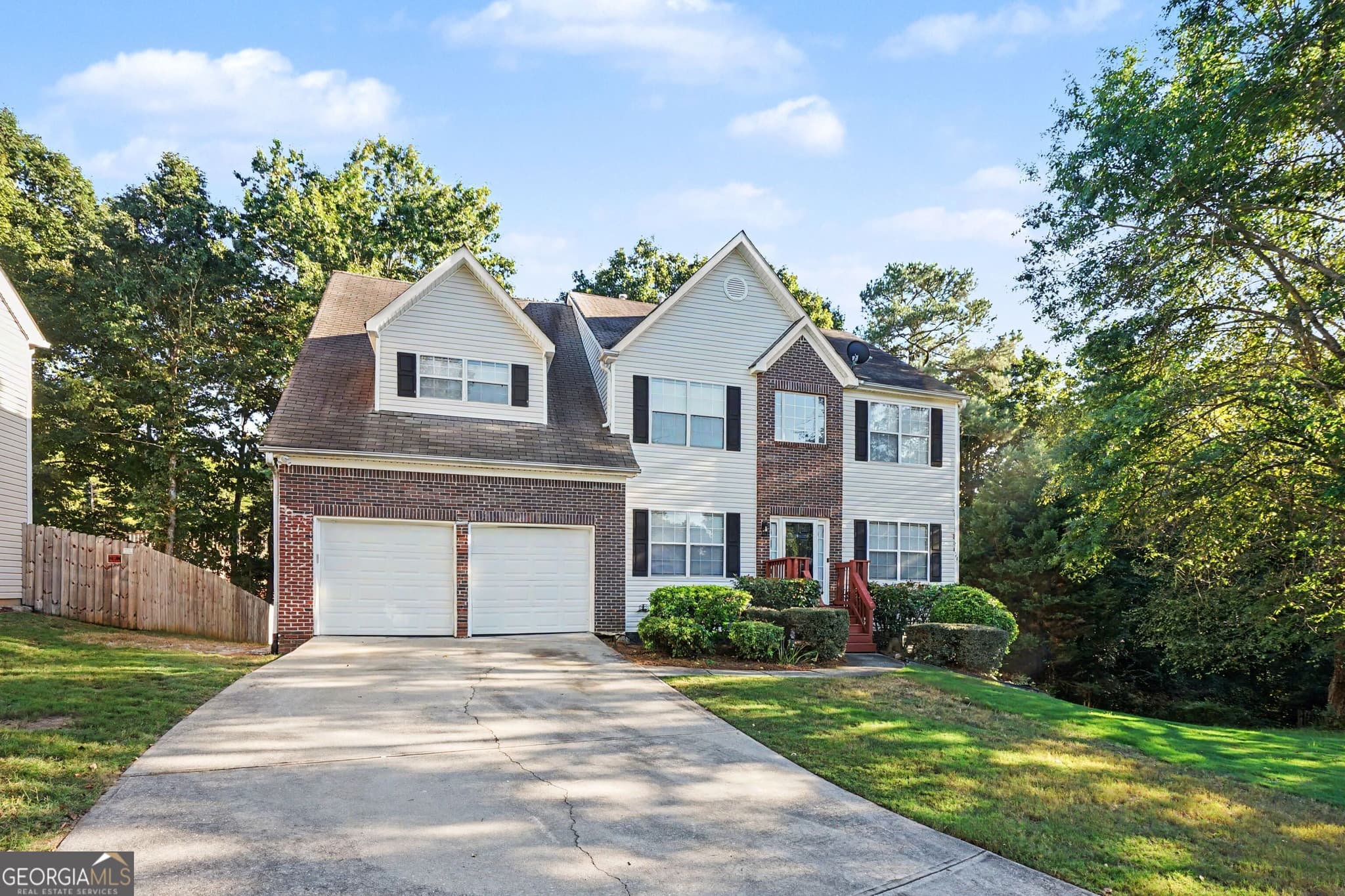 5 bedroom, 3.5 bathroom, 4,065 sq ft single family residence for rent at 3015 Gallery Walk, Snellville, GA 30039 for $3,495 a month — photo 2