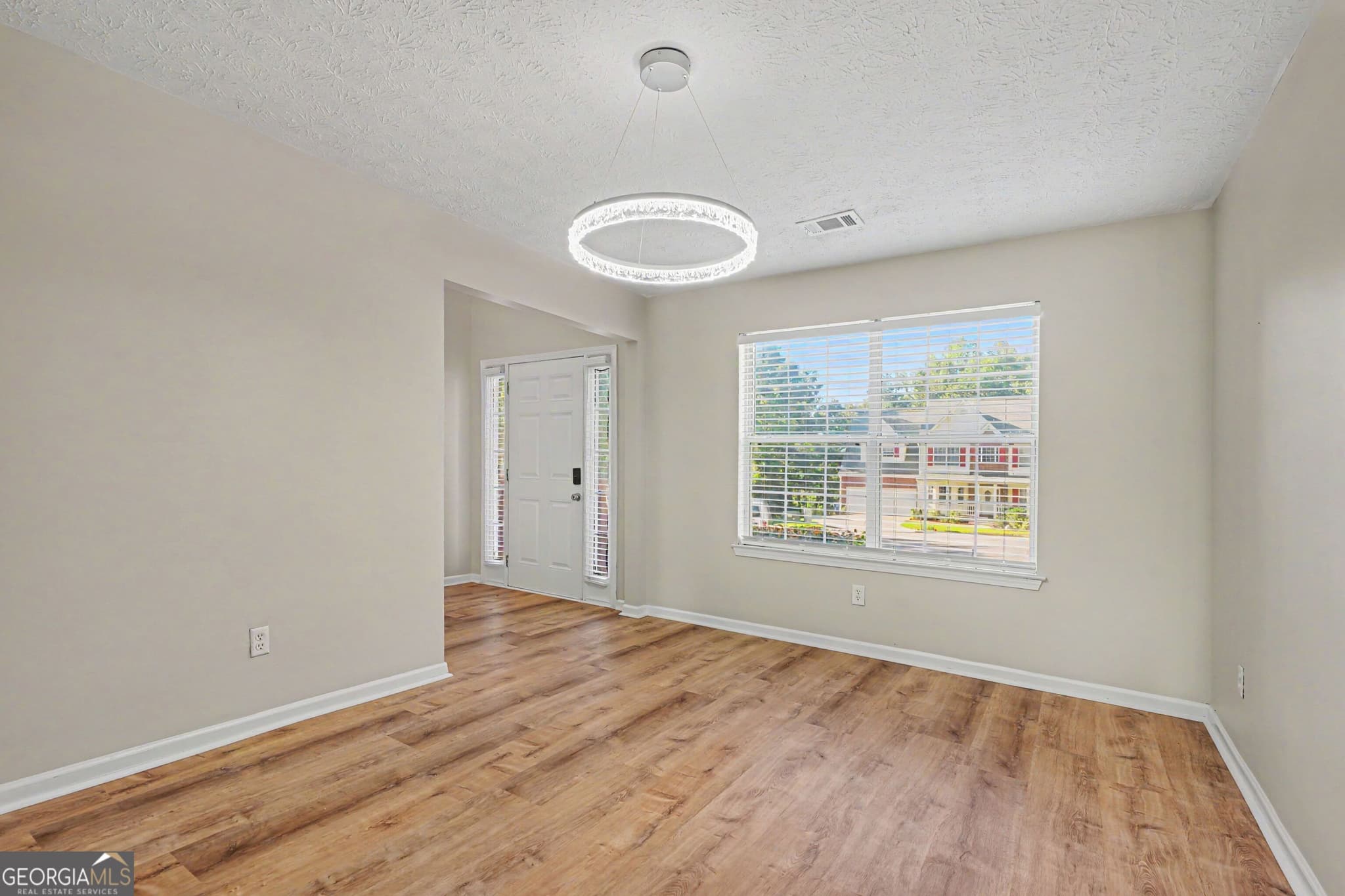 5 bedroom, 3.5 bathroom, 4,065 sq ft single family residence for rent at 3015 Gallery Walk, Snellville, GA 30039 for $3,495 a month — photo 9