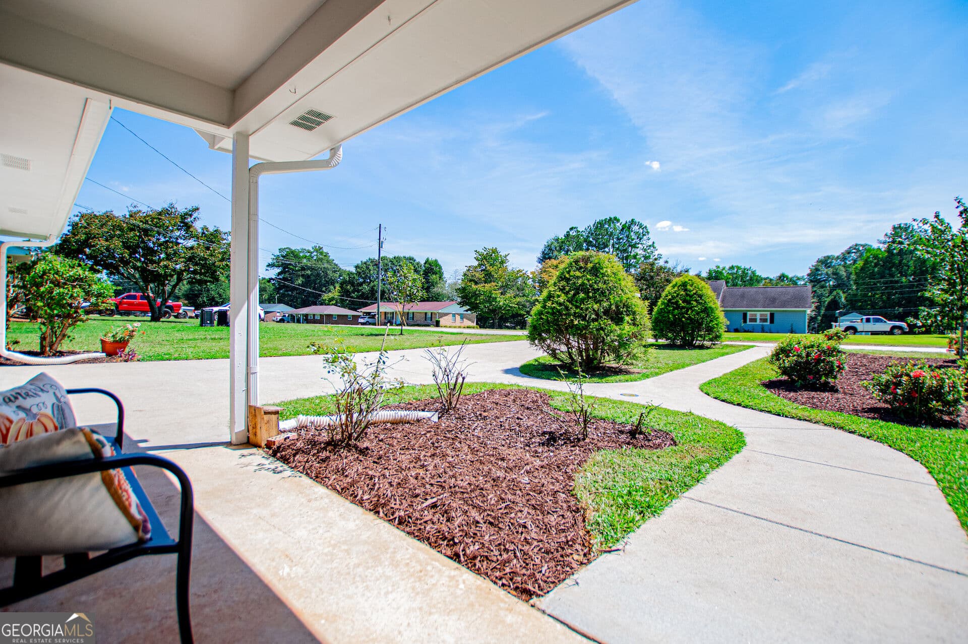 3 bedroom, 1.5 bathroom, 1,305 sq ft single family residence for sale at 95 E Barbara Lane, Carrollton, GA 30117 — photo 7