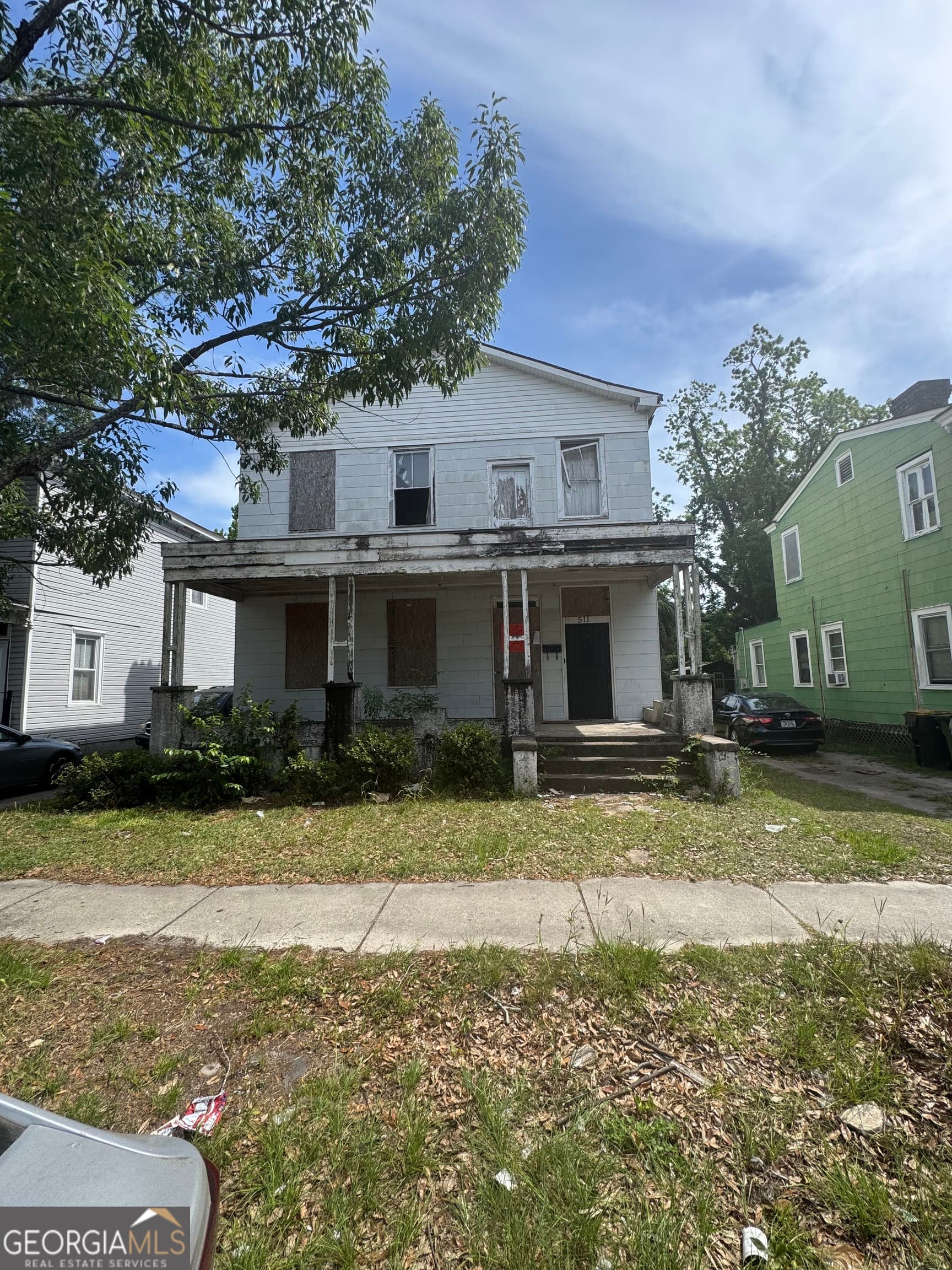 6 bedroom, 2 bathroom, 2,952 sq ft single family residence sold at 511 W 39th Street, Savannah, GA 31415