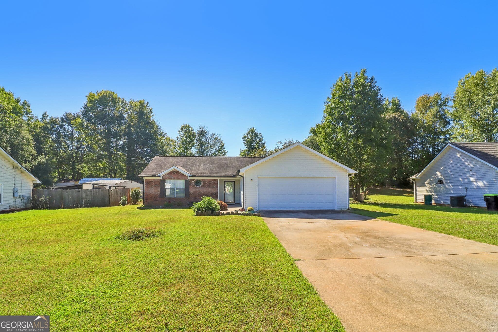 3 bedroom, 2 bathroom, 1,264 sq ft single family residence for sale at 22 Canterbury Drive, Grantville, GA 30220