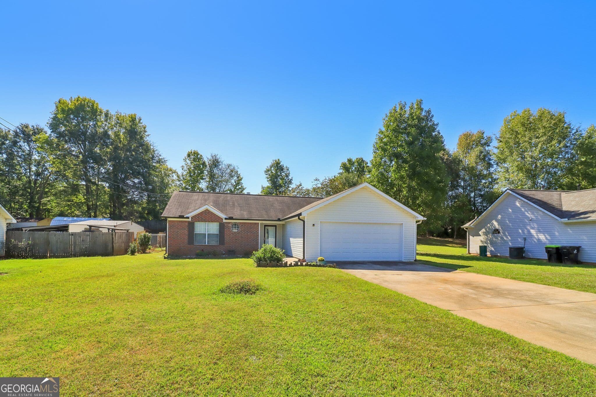 3 bedroom, 2 bathroom, 1,264 sq ft single family residence for sale at 22 Canterbury Drive, Grantville, GA 30220 — photo 5