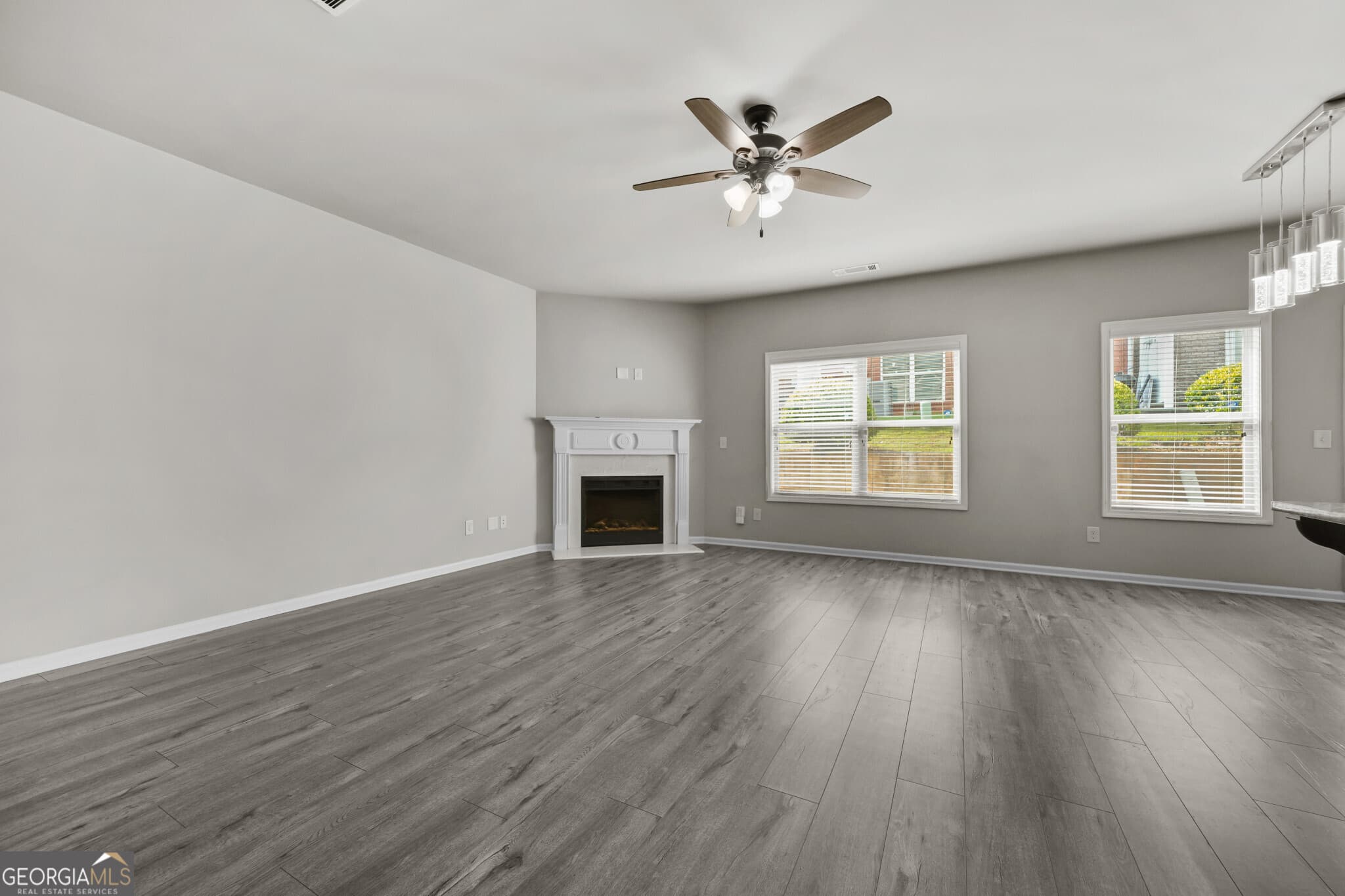 3 bedroom, 2.5 bathroom, 1,988 sq ft townhouse for sale at 244 Cross Street, Lawrenceville, GA 30046 — photo 2