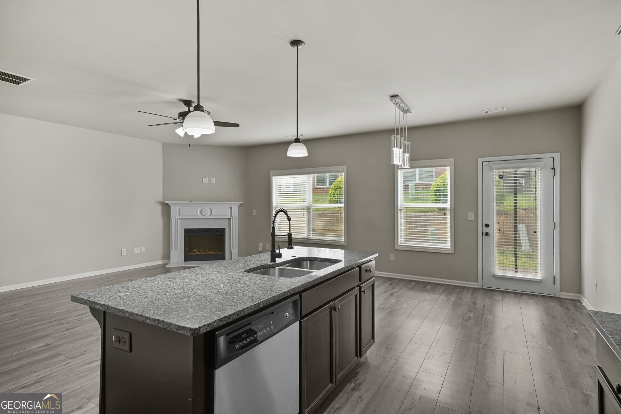 3 bedroom, 2.5 bathroom, 1,988 sq ft townhouse for sale at 244 Cross Street, Lawrenceville, GA 30046 — photo 5