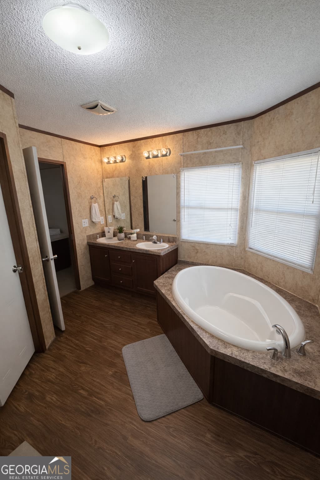 3 bedroom, 2 bathroom, 1,280 sq ft manufactured home,single family residence for sale at 2811 Lyons Center Road, Lyons, GA 30436 — photo 6