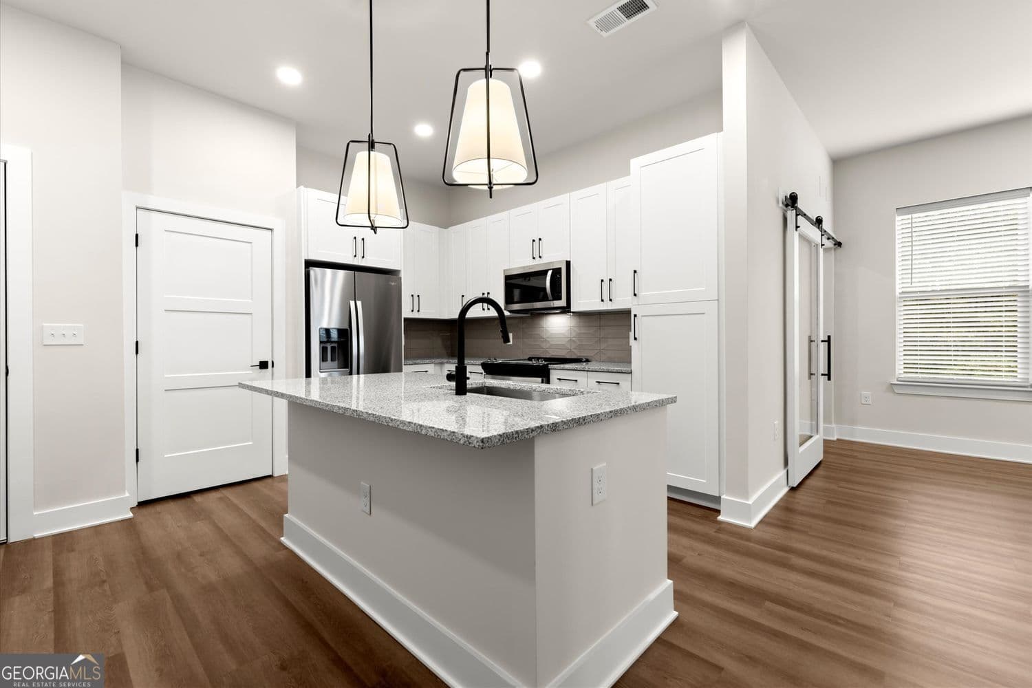 2 bedroom, 2 bathroom condominium for rent at 2648 Sandy Plains Road 246, Marietta, GA 30066 for $3,823 a month — photo 3