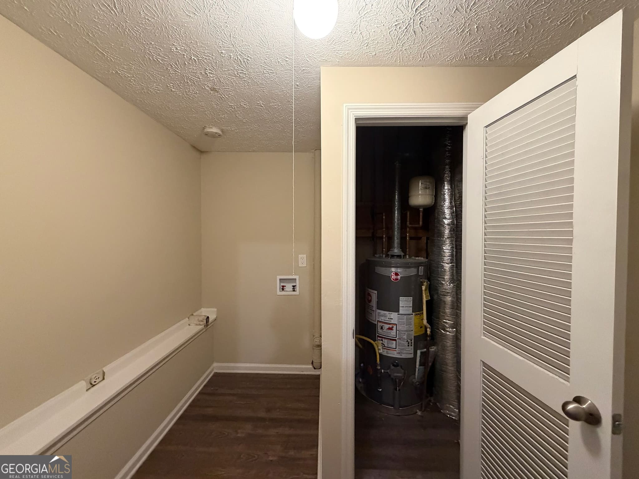 4 bedroom, 2 bathroom, 2,053 sq ft single family residence for sale at 5236 Pine Way Road, Powder Springs, GA 30127 — photo 8