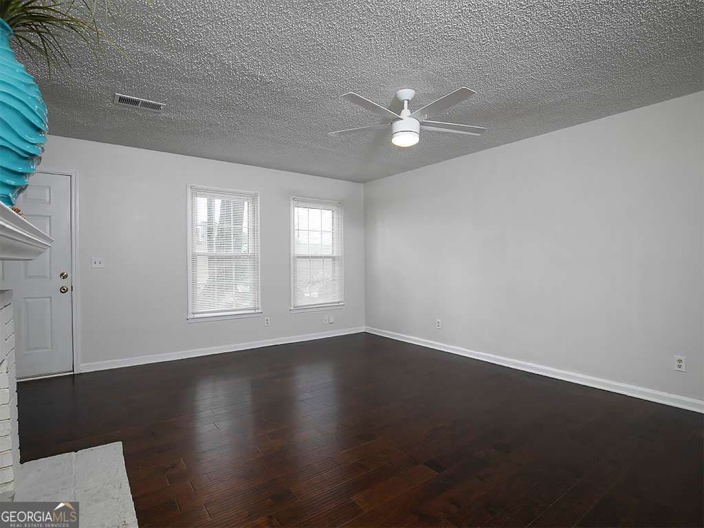 2 bedroom, 2.5 bathroom townhouse for rent at 1018 Old Holcomb Bri Road, Roswell, GA 30076 for $1,900 a month — photo 7