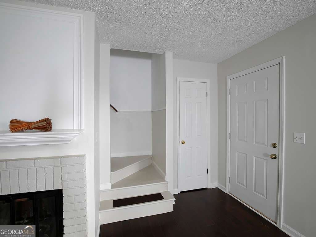 2 bedroom, 2.5 bathroom townhouse for rent at 1018 Old Holcomb Bri Road, Roswell, GA 30076 for $1,900 a month — photo 4