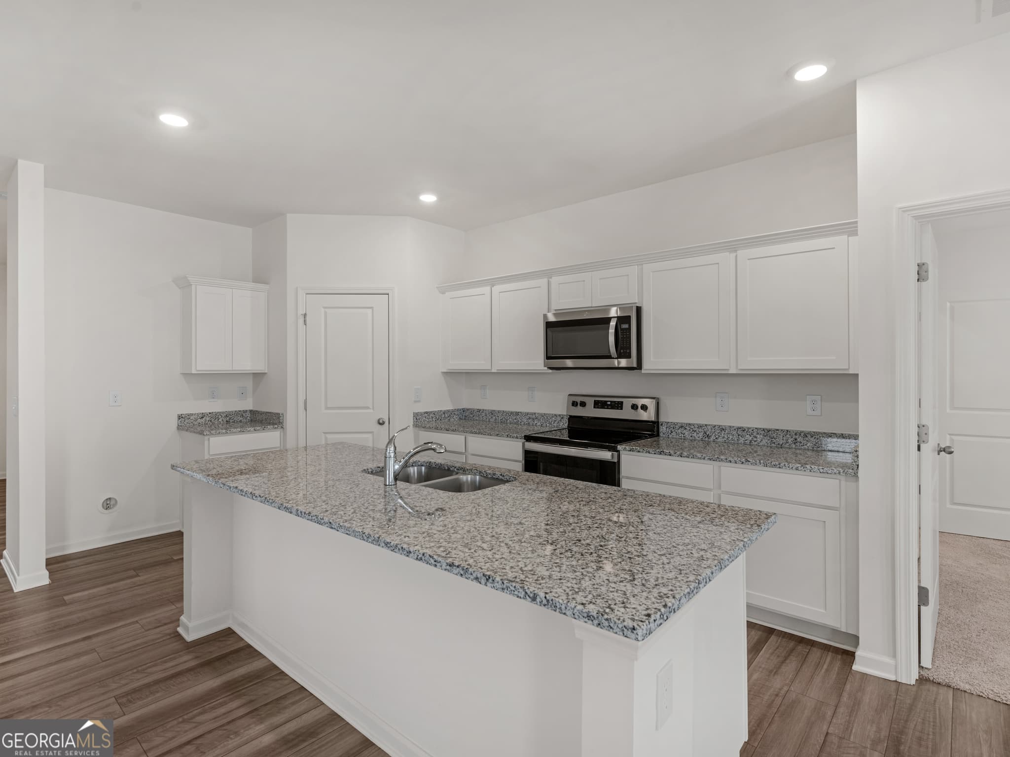 4 bedroom, 2 bathroom, 1,844 sq ft single family residence for sale at 214 Georgian Way, Locust Grove, GA 30248 — photo 3