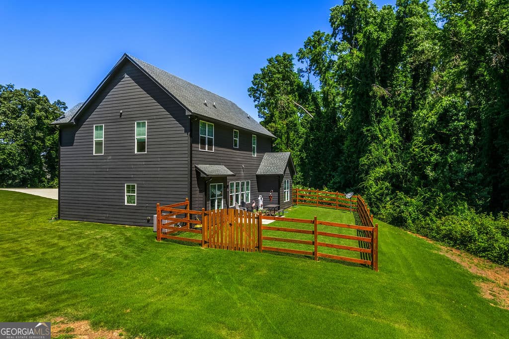 4 bedroom, 3 bathroom, 2,263 sq ft single family residence for sale at 24 Plantation Oaks Drive, Rockmart, GA 30153 — photo 4