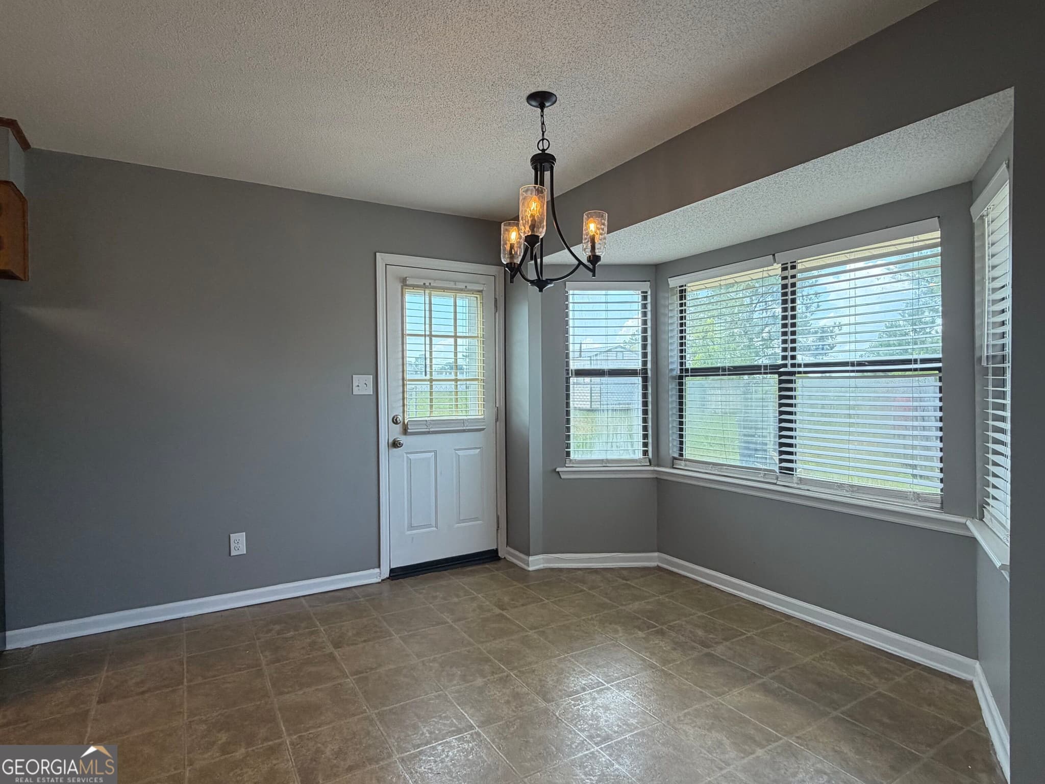 3 bedroom, 2 bathroom, 1,350 sq ft single family residence for sale at 2707 Tara Heights Court, Augusta, GA 30906 — photo 3