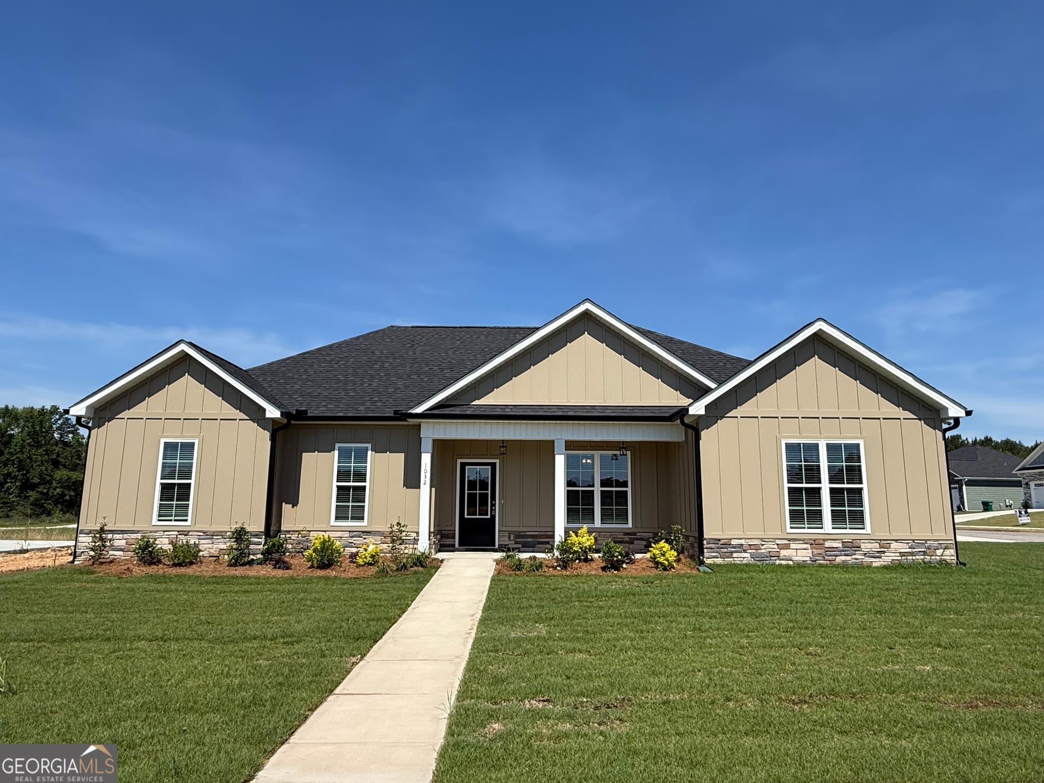 4 bedroom, 2 bathroom, 2,010 sq ft single family residence for sale at 1255 Acadia Drive, Thomson, GA 30824