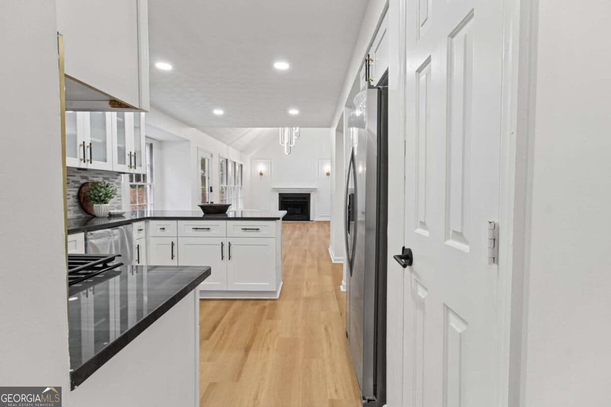 4 bedroom, 3 bathroom, 2,120 sq ft single family residence for sale at 1738 Wedgewood Drive, Stone Mountain, GA 30088 — photo 10