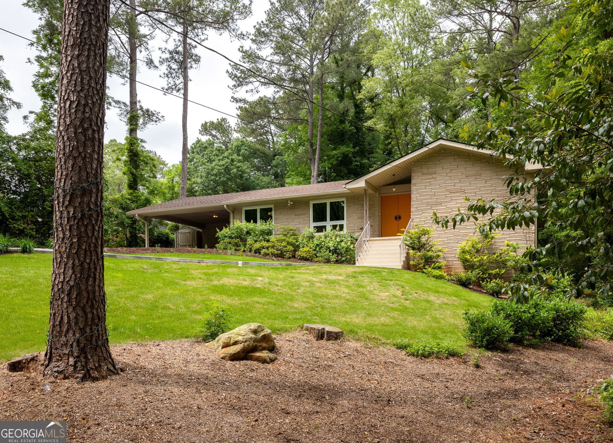3 bedroom, 2 bathroom, 1,942 sq ft single family residence sold at 4228 Durham Circle, Stone Mountain, GA 30083